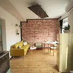 The Flyingtheatre